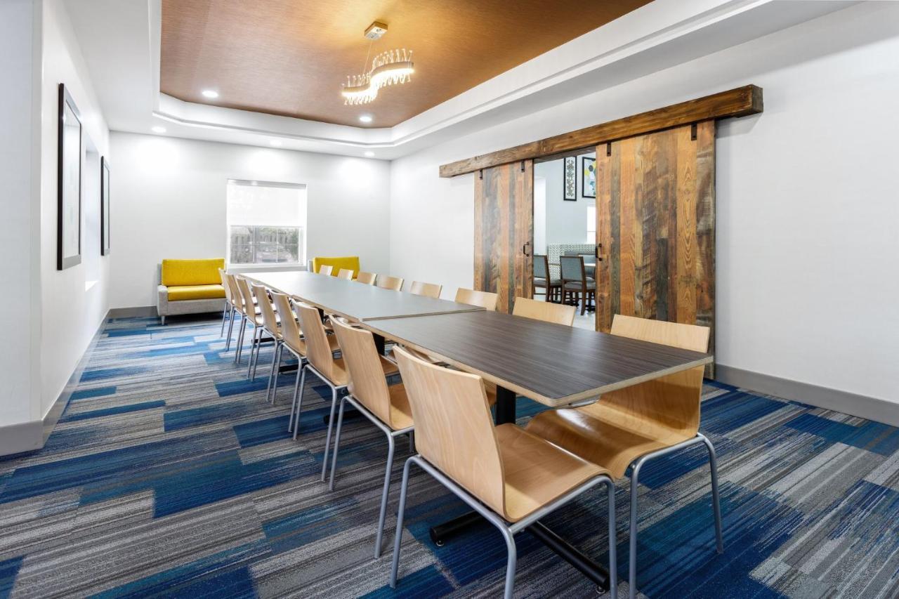 Holiday Inn Express & Suites Williamsburg By Ihg Екстер'єр фото