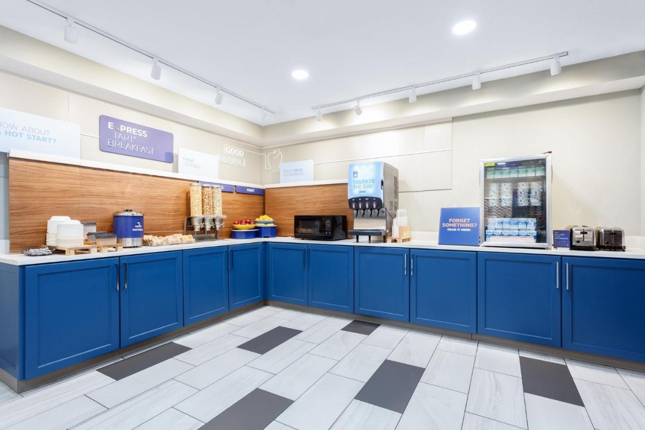 Holiday Inn Express & Suites Williamsburg By Ihg Екстер'єр фото